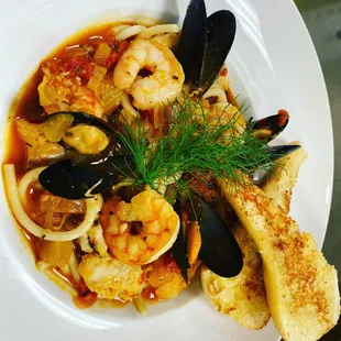 Seafood cioppino bucatini