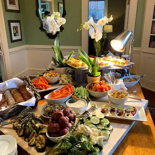 The Carering Company known for great style is the  exclusive caterer at the Williamsburg Manor