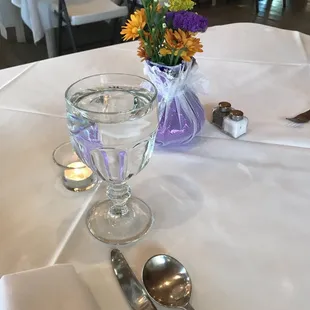 Cute table arrangement ...