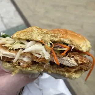 FRIED CHICKEN SANDWICH