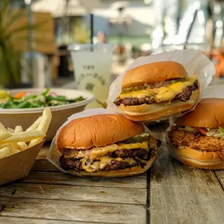 FRIED CHICKEN SANDWICH