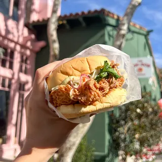 FRIED CHICKEN SANDWICH