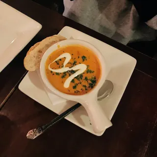 Rustic Tomato Basil Bisque