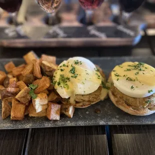 Crab Benedict