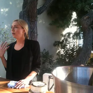 Jessica Stolpman pouring La Cuadrilla