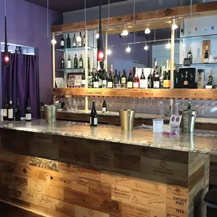 Tasting bar - always open