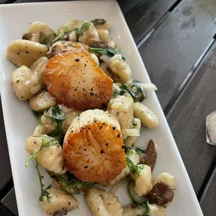 Scallops with gnocchi