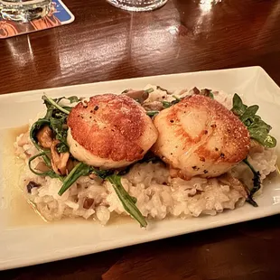 Scallops with mushroom risotto