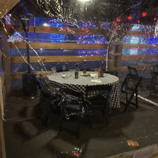 Outdoor rentable seating