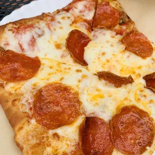 Pepperoni pizza