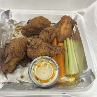 Chicken wi 5 Wings &amp; Side