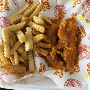 chicken wings and fried chicken, fried chicken, chicken, chicken wings, bbq wings, bbq chicken, fried chicken wings, poultry, food