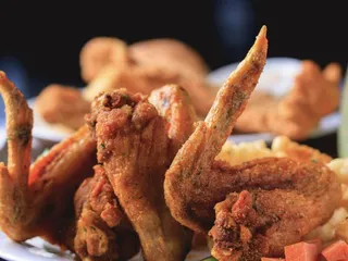 Da Sauce Wings and Things