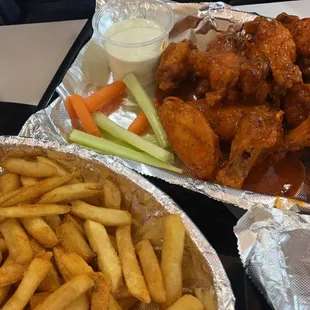 15 Traditional Bone-in Wings Combo