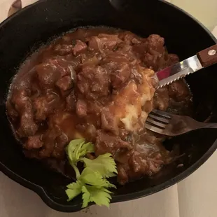 Beef tips with garlic mash