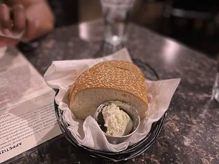 Anthony's Restaurant & Lounge