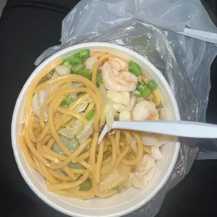 Assorted noodle soup