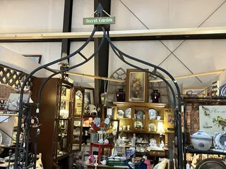 Quantum Antique Gallery