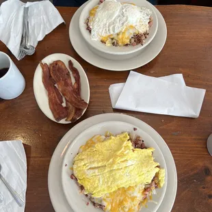 Breakfast bowls and bacon