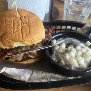 Bbq burger and mac salad