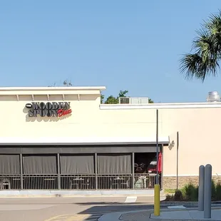 Side view of Wooden Spoon Diner