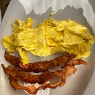 Scrambled eggs with bacon