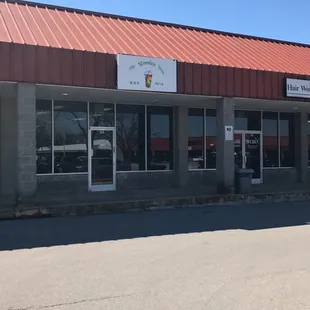 a car parked in front of a building