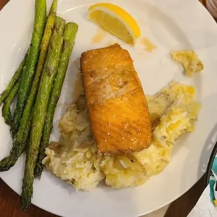 Salmon with mashed potatoes and asparagus - husband enjoyed it.