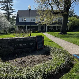 Woodford Inn