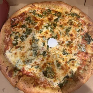18&quot; Cheese Pizza with spinach