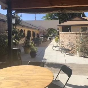 More space to the side of the building.