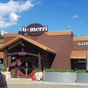 the outside of the restaurant