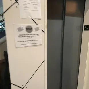Lobby elevator landing