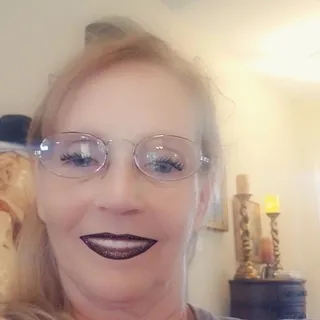 Jullie H.