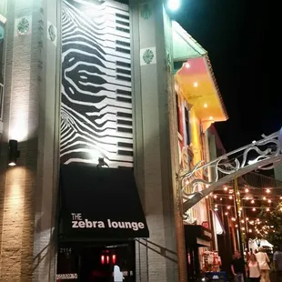 I just happen to find this entrance sign very decorative.