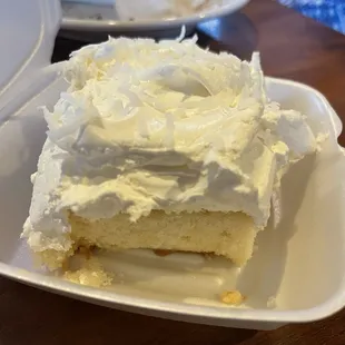 Cocunut cream cake