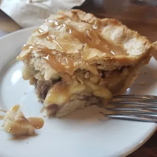 Salted Carmel apple pie