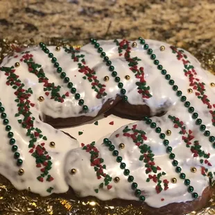 My "decorate your own" Christmas king cake...DELICIOUS!! Decorated by yours truly ;-).