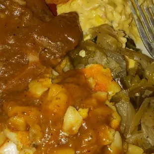 Mac n cheese with gravy and cabbage