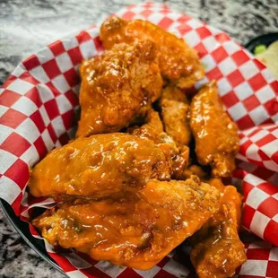 bbq chicken, fried chicken wings, bbq wings, fried chicken, chicken wings and fried chicken, chicken, chicken wings, poultry, food