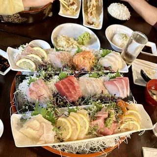 Sushi Party Tray #4 (144 Total Pieces)