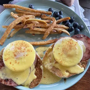 Eggs Benedict