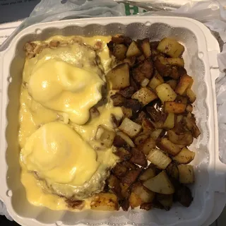 Corned Beef with 2 Eggs with Hollandaise Sauce