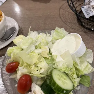 Side salad, nice fresh lettuce and good ranch
