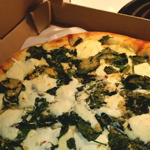 White spinach pizza