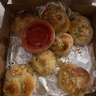 Garlic knots