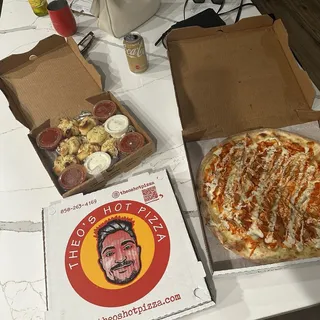 the hot chicken pizza