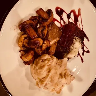 Filet Mignon, sautéed mushrooms, onions, heavenly mashed potatoes with a bourdeaux reduction!!