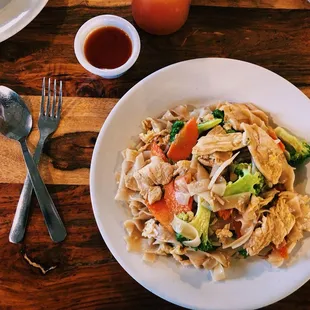 pad see ewe with chicken was delicious!!