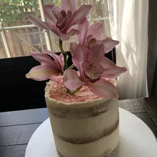 6&quot; Custom Cake, Sugar-free Guava, sweetened with Monk Fruit